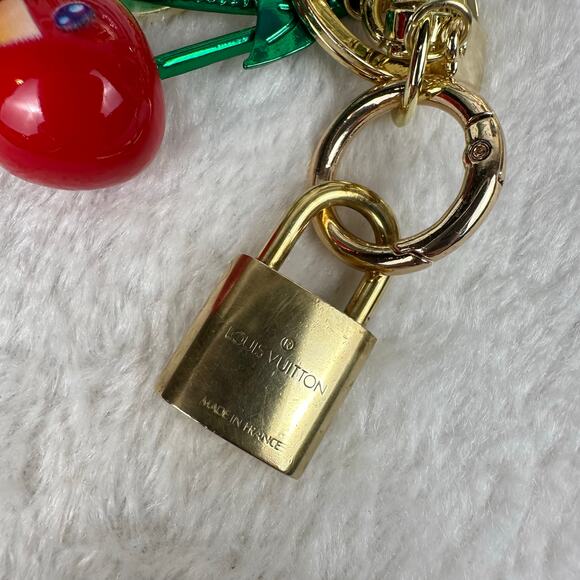 Louis Vuitton LOCK with cherry keychain bag charm & Takashi Murakami stickers - Picture 6 of 10
